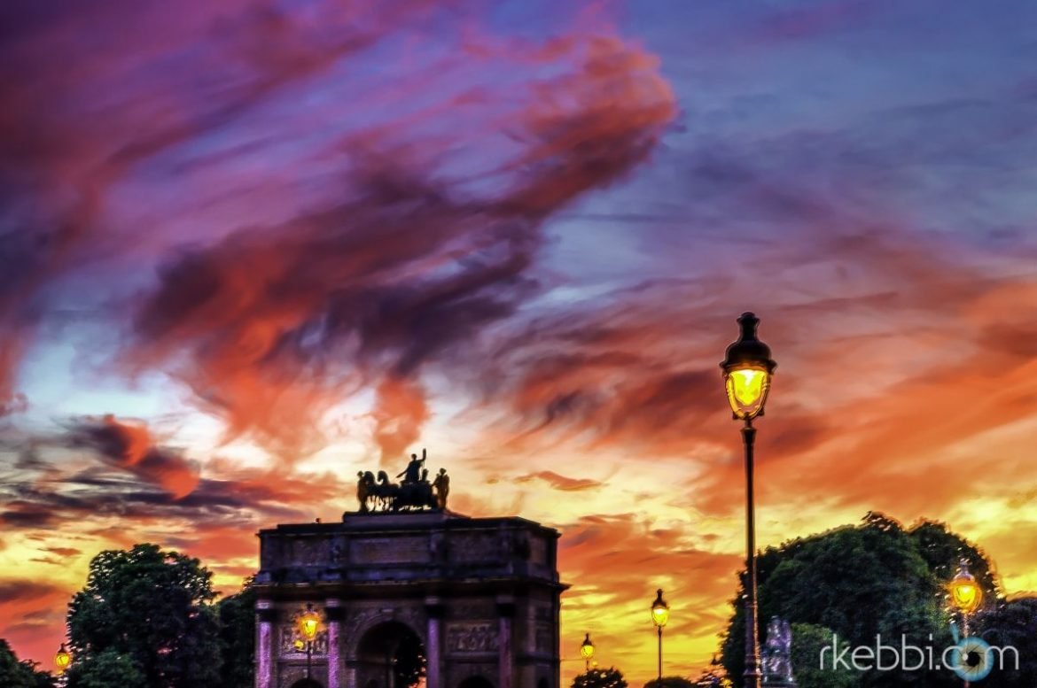 Ciel de terreur sur Arc de triomphe du Carrousel