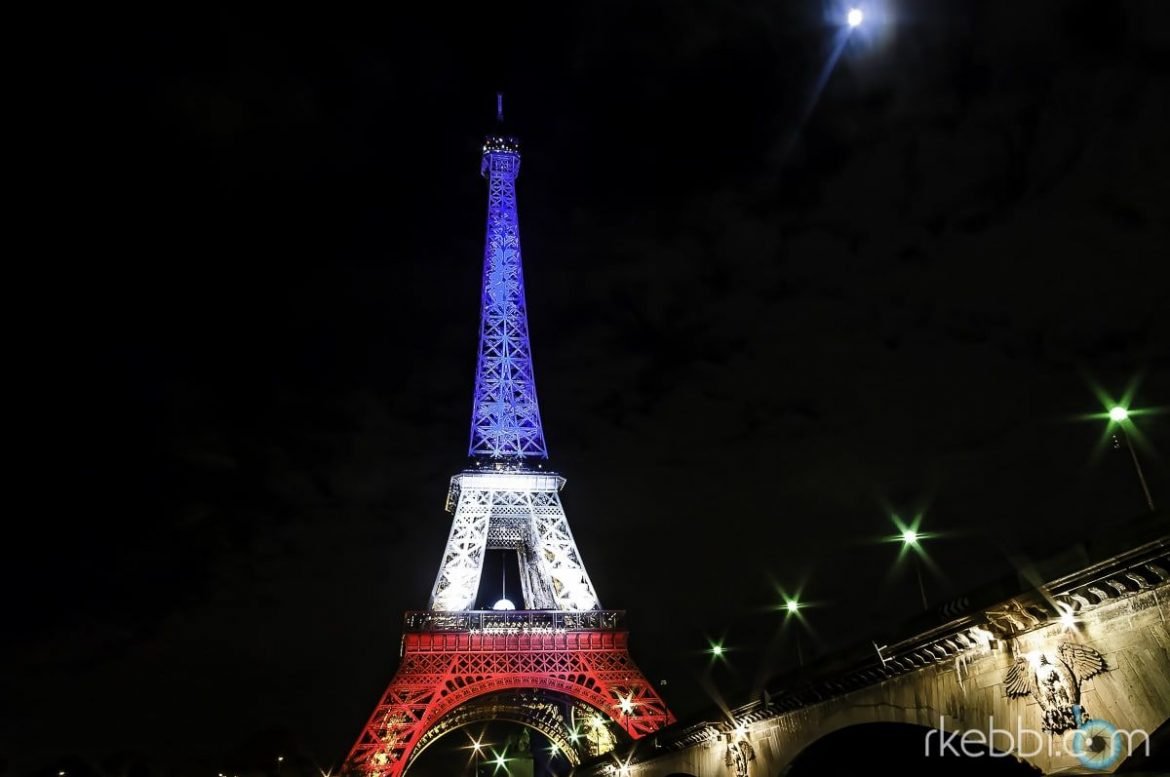 13 Novembre 2015 : Tour Eiffel Paris Bleu Blanc Rouge