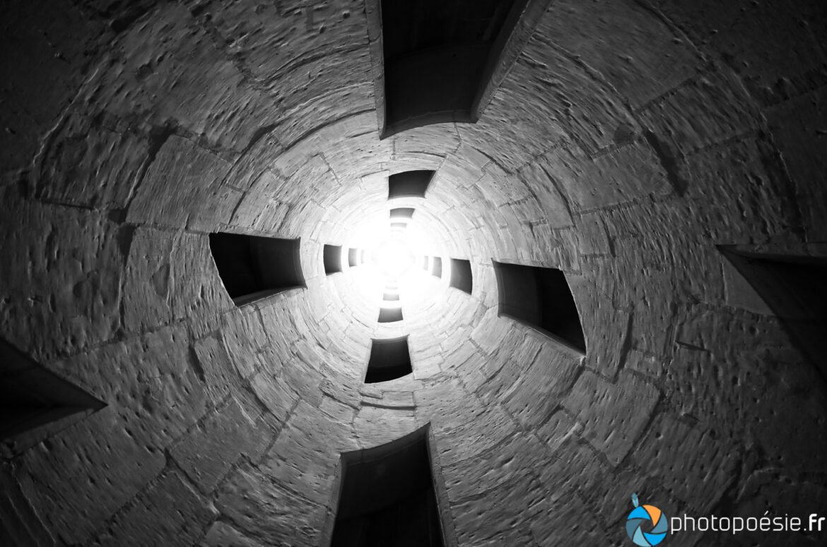 Photo Sous l'escalier du Château de Chambord